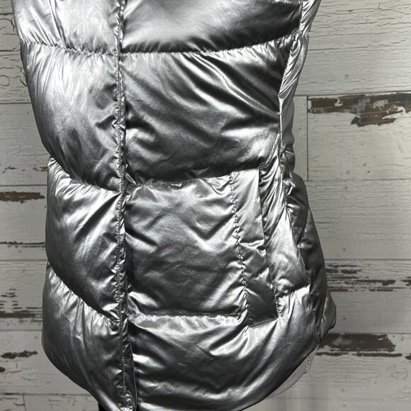 ATHLETA Downtown Metallic Puffer Vest Down Fill Silver Sz XXS NWOT #983667 - Picture 3 of 8
